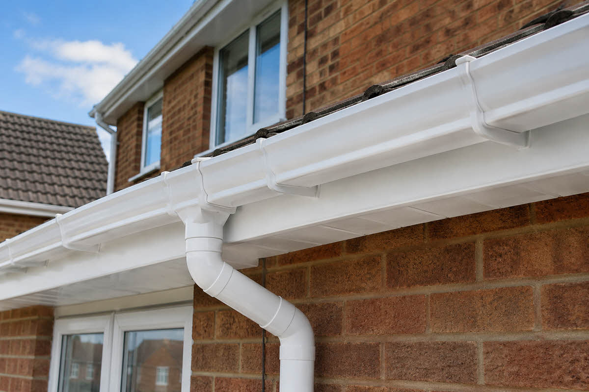 close up of clean guttering on offshot house extension 1
